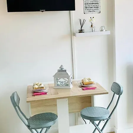 דירה Studio